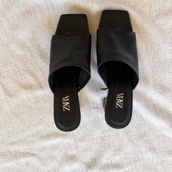 Platform Sandals - Picture 2 of 3